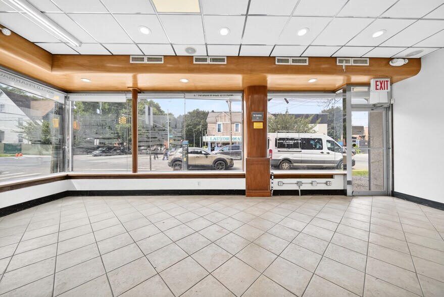More Photos Of 14901 41st Ave, Flushing Storefront Retail Residential For Lease