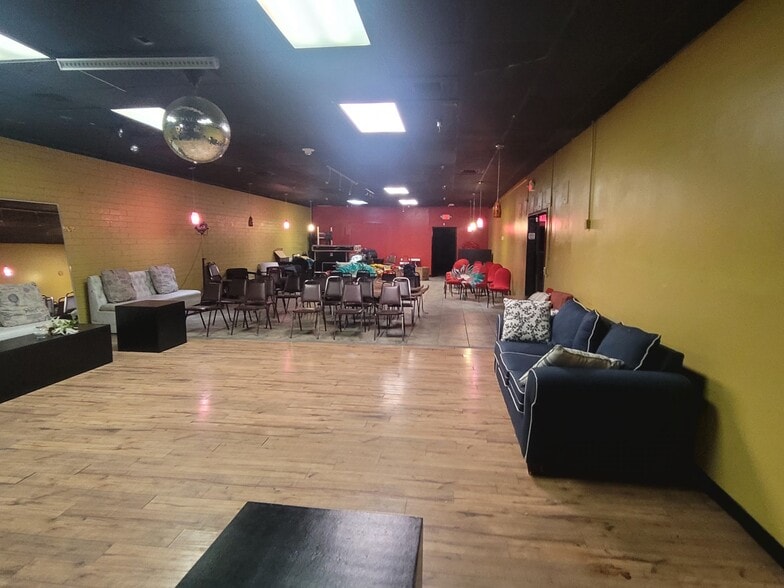 More Photos Of 953 E Sahara Ave, Las Vegas Storefront For Sale