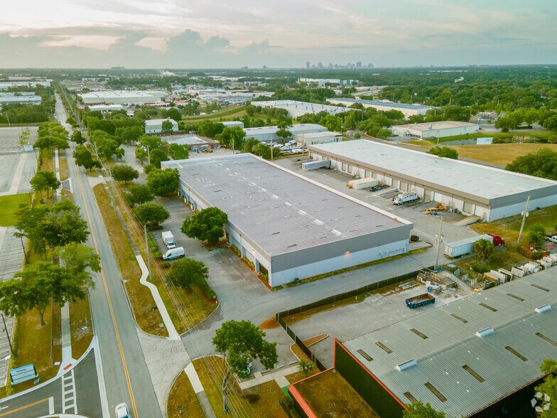 More Photos Of 4424 Seaboard Rd, Orlando Unknown For Lease