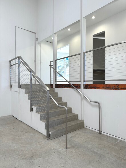 More Photos Of 2600 S La Cienega Blvd, Los Angeles Storefront Retail Office For Lease