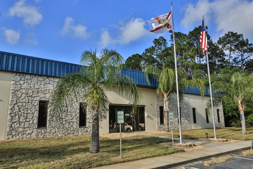 More Photos Of 11 Commerce Blvd, Palm Coast Manufacturing For Lease