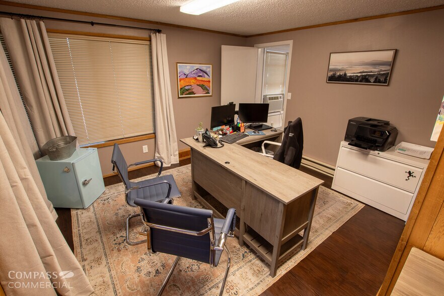 More Photos Of 1208 NE 4th St, Bend Office For Sale