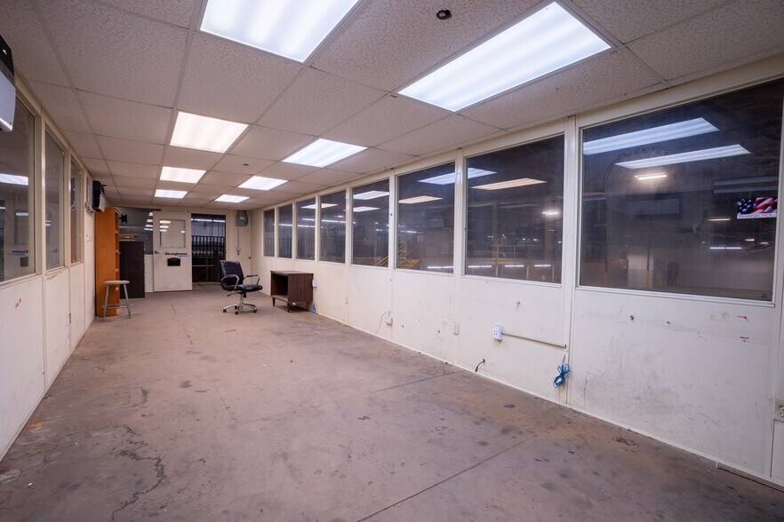 More Photos Of 11135 Monroe Rd, Matthews Distribution For Sale