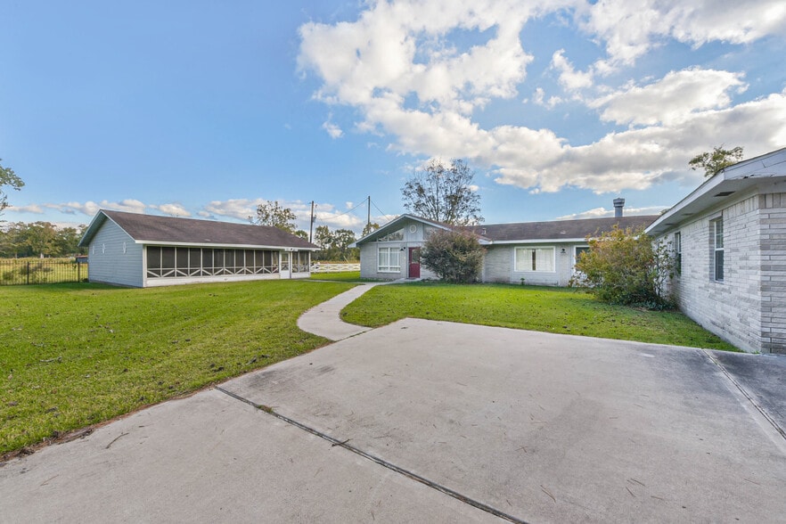 More Photos Of 1270 CR 2293, Cleveland Assisted Living For Sale