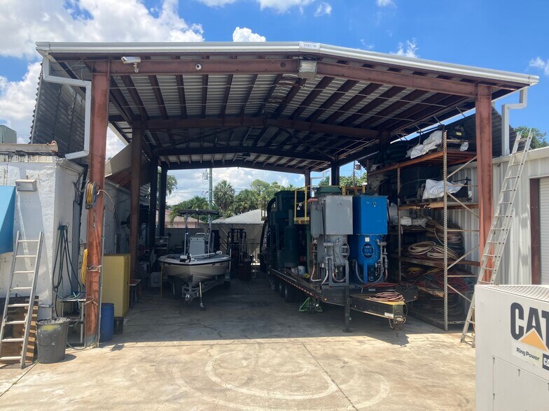 Primary Photo Of 3160 NE 3rd Ave, Oakland Park Warehouse For Lease