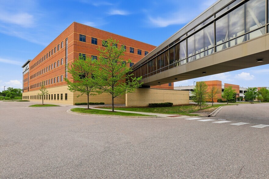More Photos Of 14101 Fairview Dr, Burnsville Medical For Lease