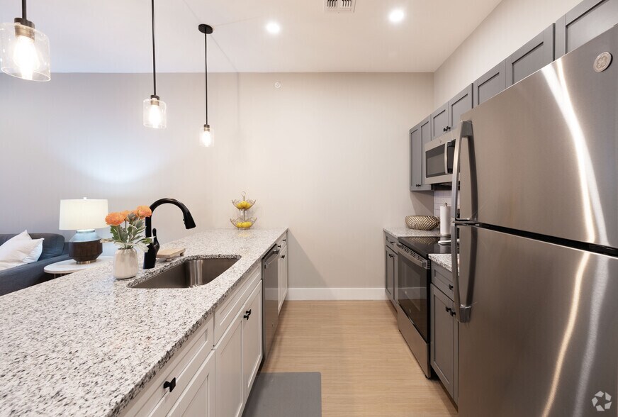 More Photos Of 271-277 State St, Schenectady Apartments For Lease