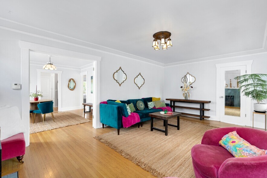 More Photos Of 410 N 46th St, Seattle Apartments For Sale