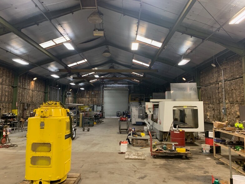 More Photos Of 1601 Mono Dr, Modesto Manufacturing For Sale