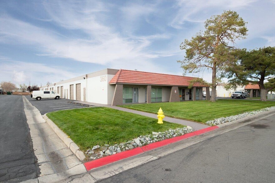 More Photos Of 360 Freeport Blvd, Sparks Warehouse For Lease
