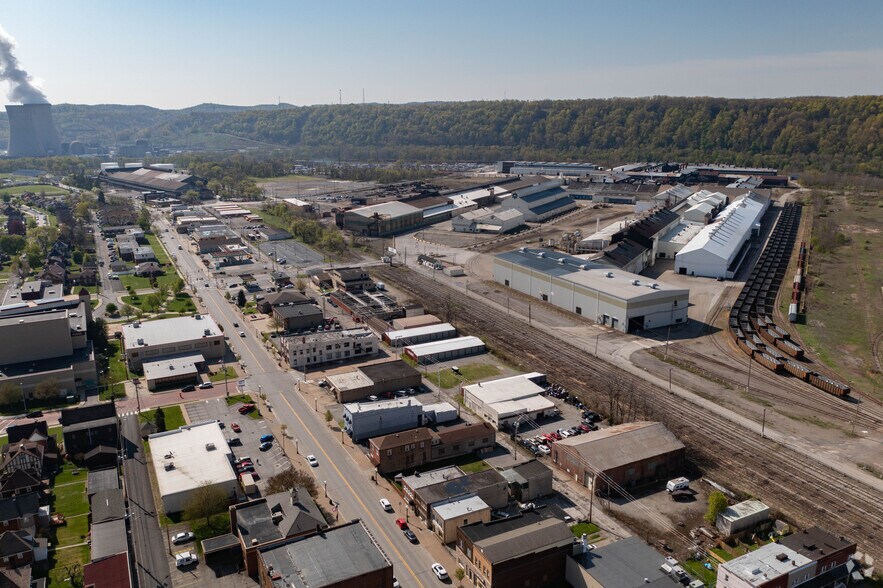 More Photos Of 814 Railroad Ave, Midland Warehouse For Sale