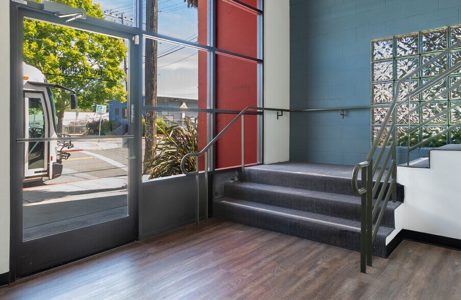 More Photos Of 1200 5th St, Berkeley Light Manufacturing For Lease