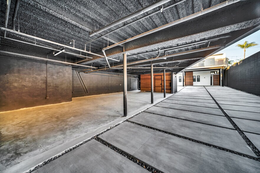 More Photos Of 1447 11th St, Santa Monica Office Residential For Sale