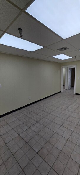 More Photos Of 5401 Sligh Ave, Tampa Auto Repair For Lease