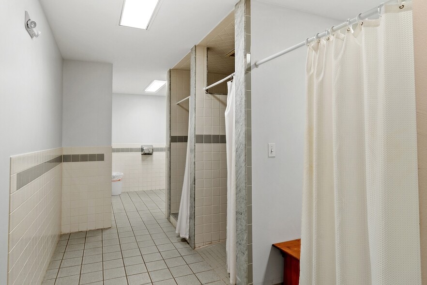 More Photos Of 333 Shrewsbury St, Worcester Warehouse For Sale