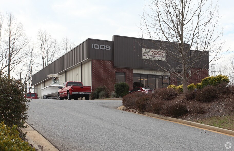 More Photos Of 1009 Union Center Dr, Alpharetta Warehouse For Sale