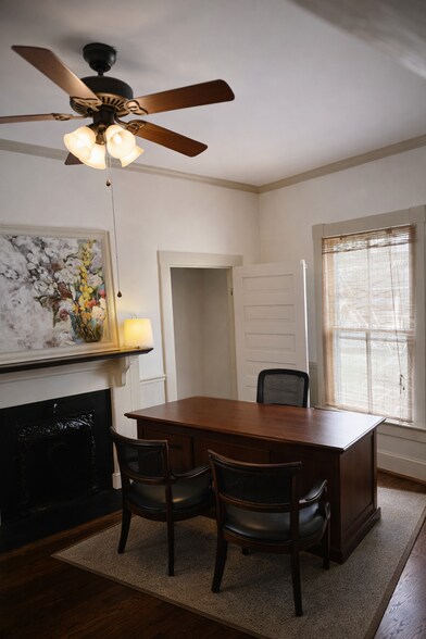 More Photos Of 329 NE Lawrence St, Marietta Medical For Sale