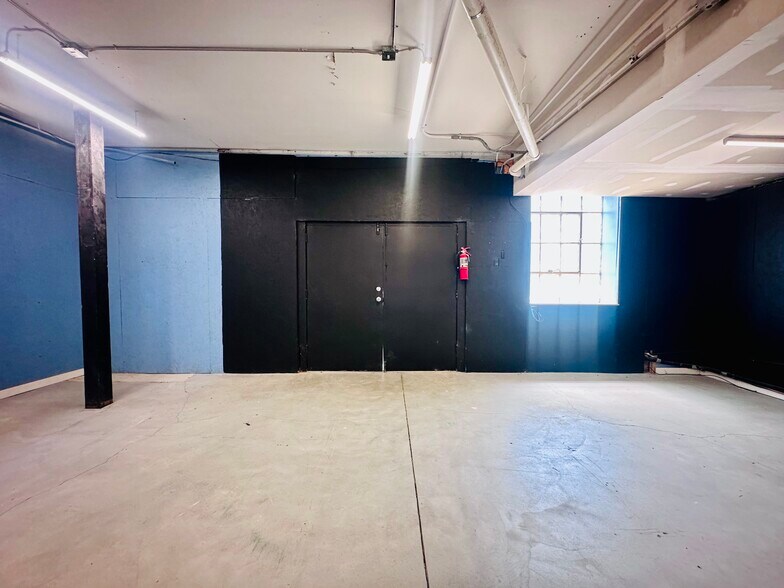 More Photos Of 103 N College Ave, Newton General Retail For Lease