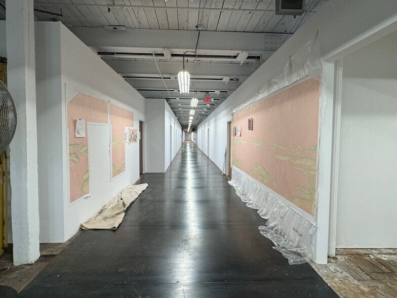 More Photos Of 302 N Water St, Newburgh Specialty For Lease