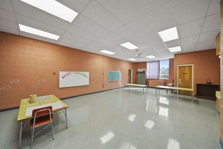 More Photos Of 201 S Jackson St, Jackson Specialty For Sale