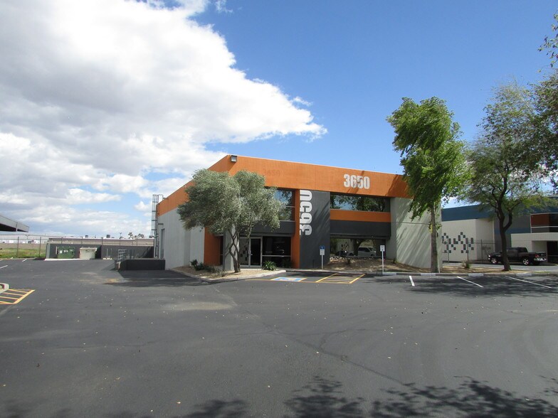 More Photos Of 3650 E Wier Ave, Phoenix Warehouse For Lease