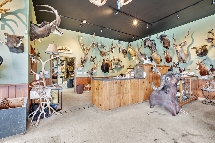 More Photos Of 5700 SE Foster Rd, Portland Storefront Retail Office For Sale