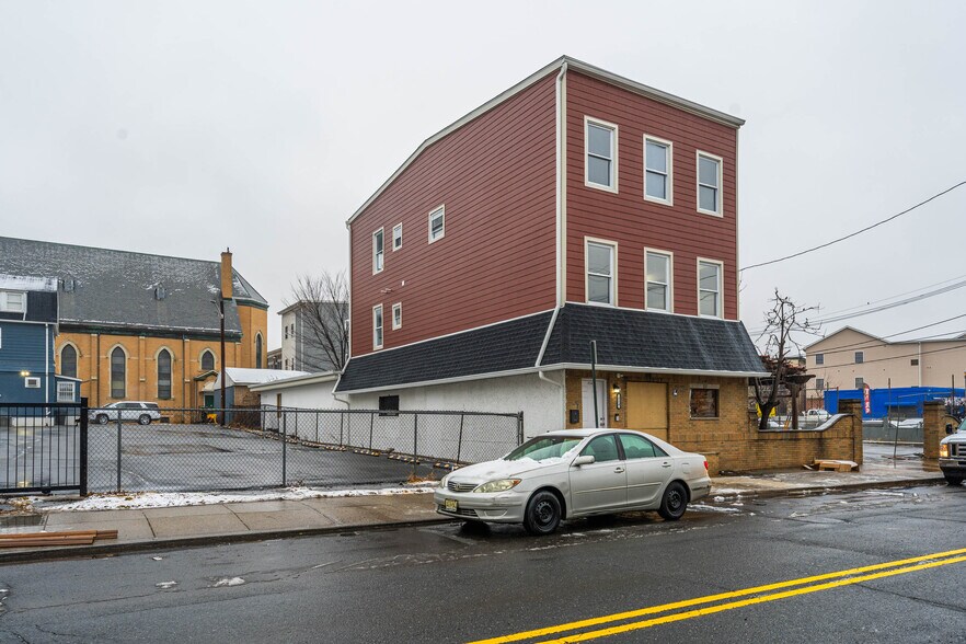 Primary Photo Of 324 2nd St, Elizabeth Storefront Retail Residential For Lease