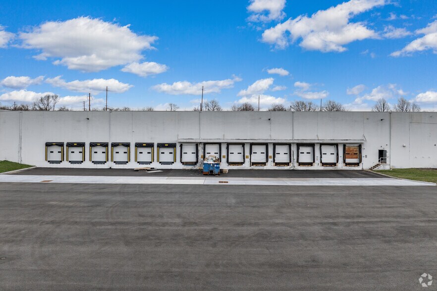 More Photos Of 138 Georges Rd, Dayton Distribution For Lease