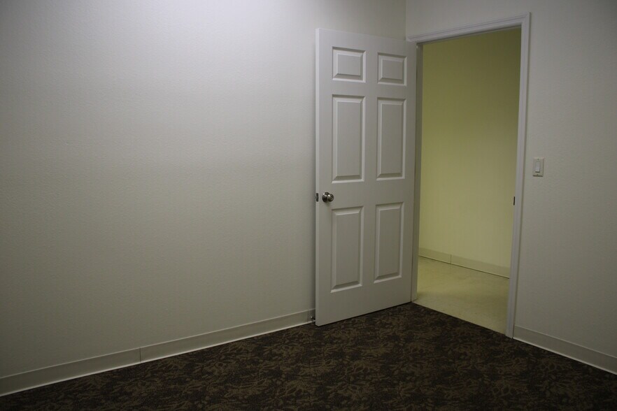 More Photos Of 3311-3345 Medical Hill Rd, Sebring Medical For Lease