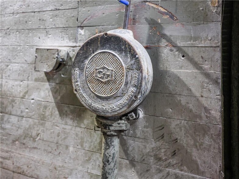 More Photos Of Ahlers Way, Pittsburgh Warehouse For Lease