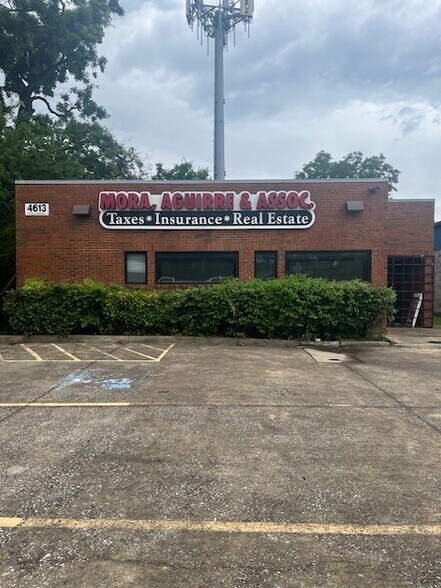 Primary Photo Of 4613 E R L Thornton Fwy, Dallas Office For Lease