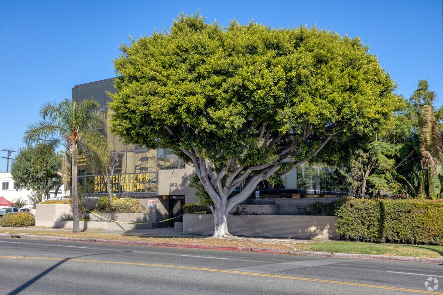 More Photos Of 980 Atlantic Ave, Long Beach Medical For Sale