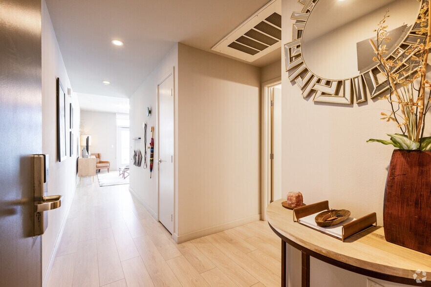More Photos Of 750 S Grand Ave, Los Angeles Apartments For Lease