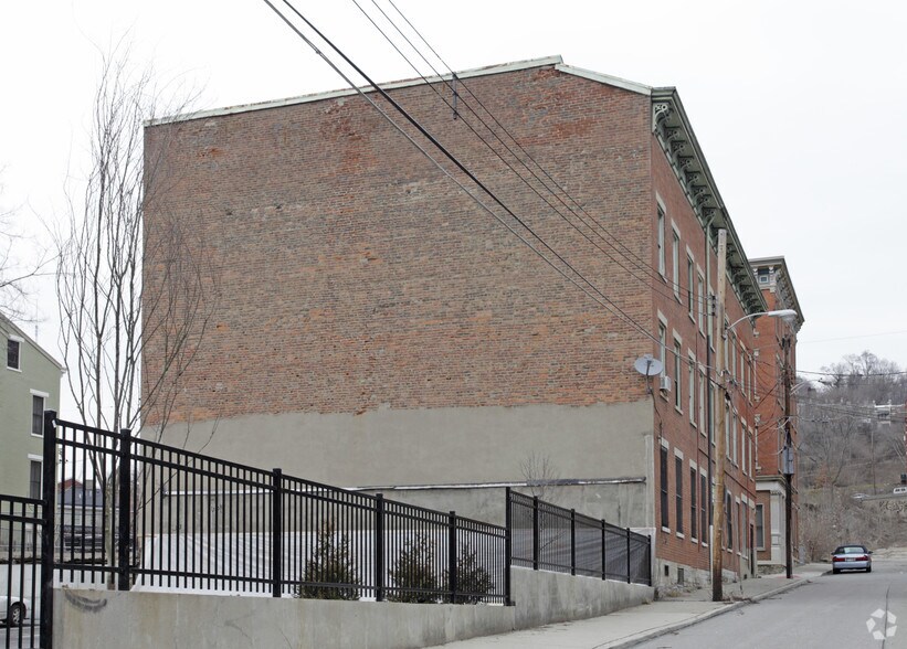 More Photos Of 1631-1637 Hughes St, Cincinnati Apartments For Sale