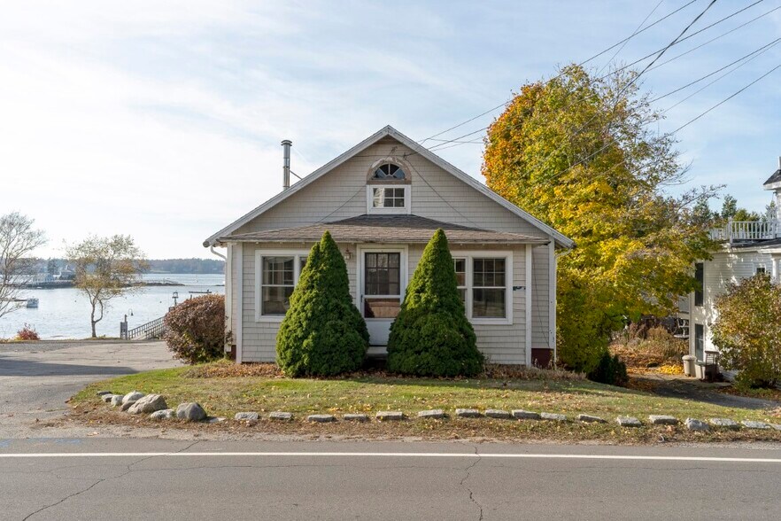More Photos Of 47 & 49 Atlantic Avenue, Boothbay Harbor Flex For Sale