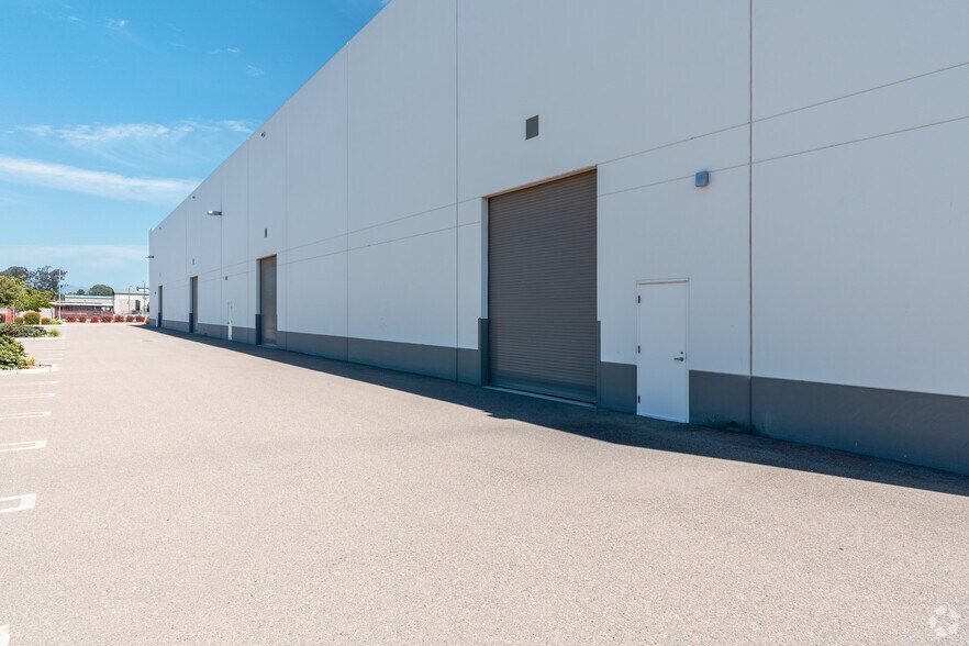 More Photos Of 1401 W Fairway Dr, Santa Maria Warehouse For Sale