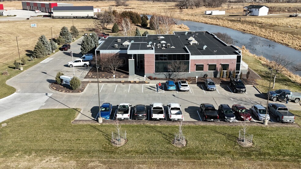 More Photos Of 3333 Landmark Cir, Lincoln Office For Sale