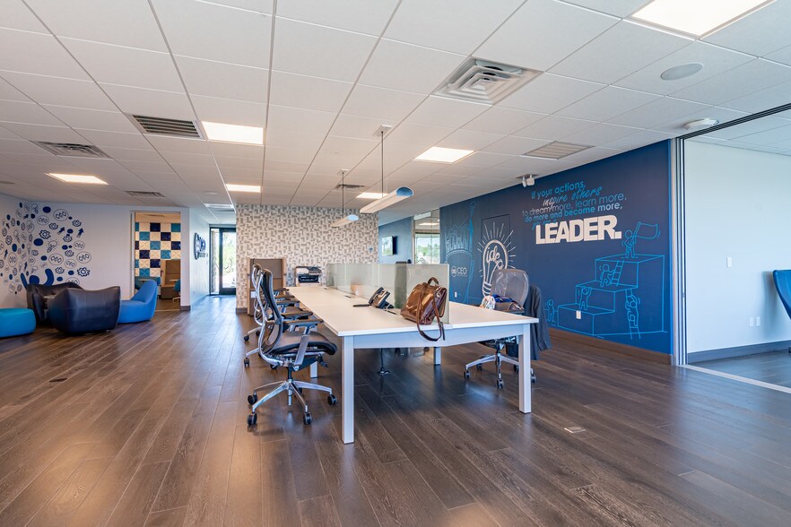 More Photos Of 531 E Bethany Home Rd, Phoenix Office For Sale
