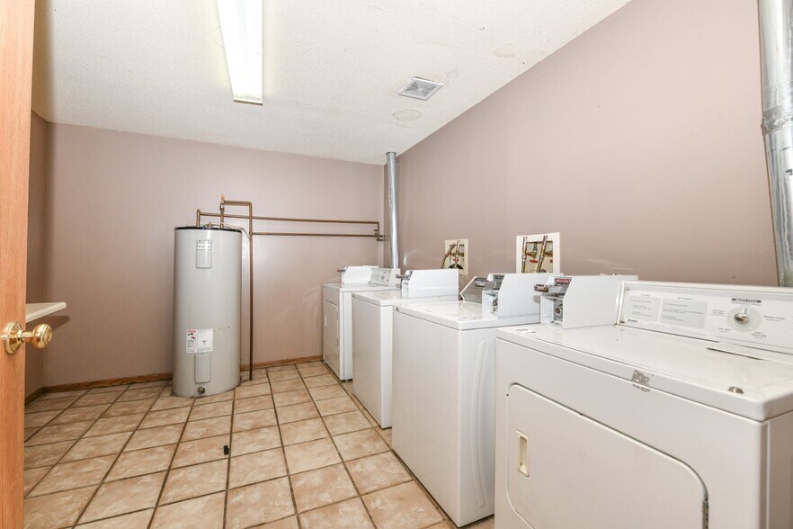 More Photos Of 11513 Brown Deer Rd W, Milwaukee Apartments For Sale