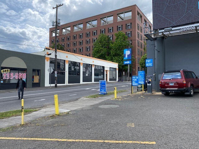 More Photos Of 606 SE Madison St, Portland Warehouse For Lease