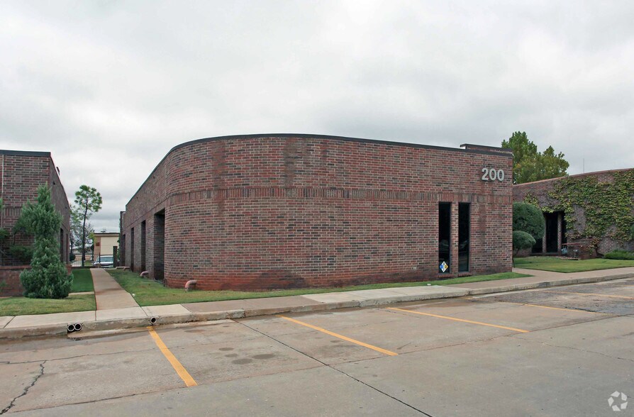 More Photos Of 13301 N Meridian Ave, Oklahoma City Medical For Lease