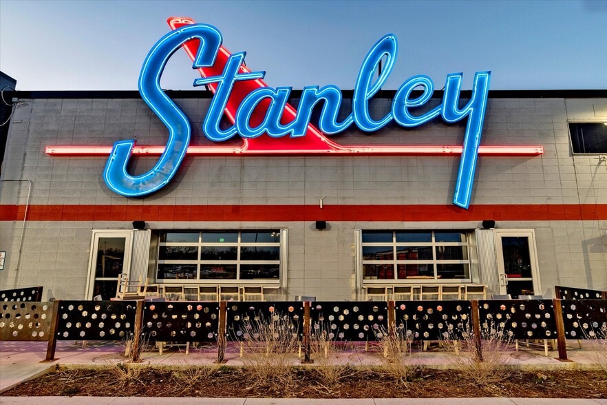 More Photos Of 1923 Dallas St, Aurora Apartments For Sale