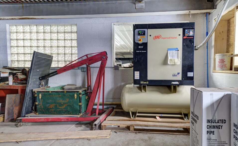 More Photos Of 511 N Perry St, Johnstown General Retail For Sale