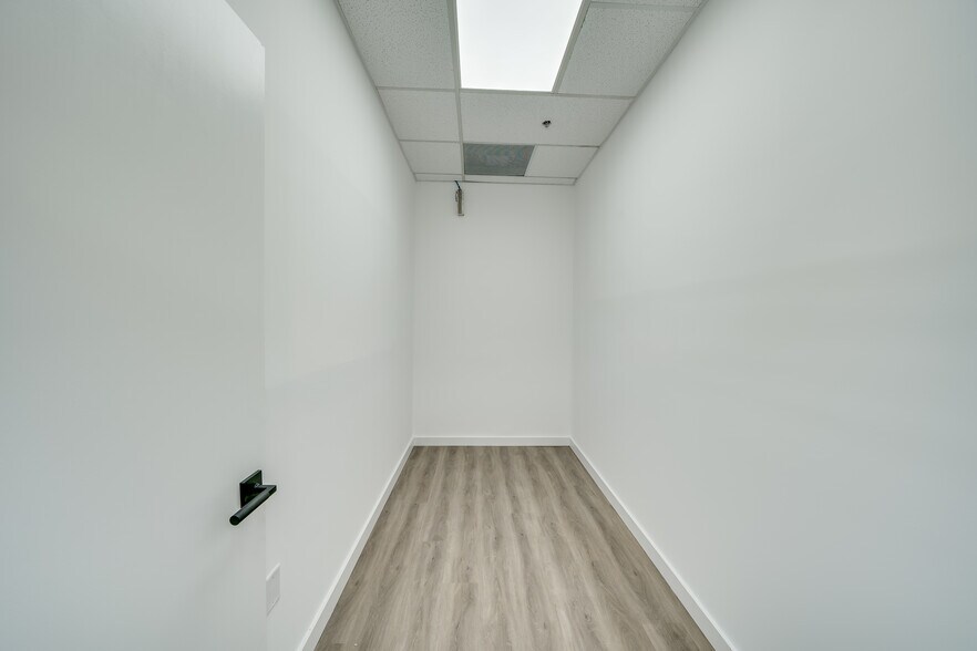 More Photos Of 7500 NW 25th St, Miami Warehouse For Lease