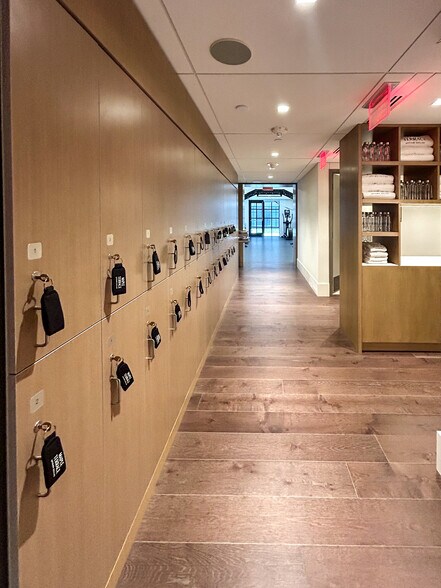 More Photos Of 3001 Maple Ave, Dallas Office For Lease