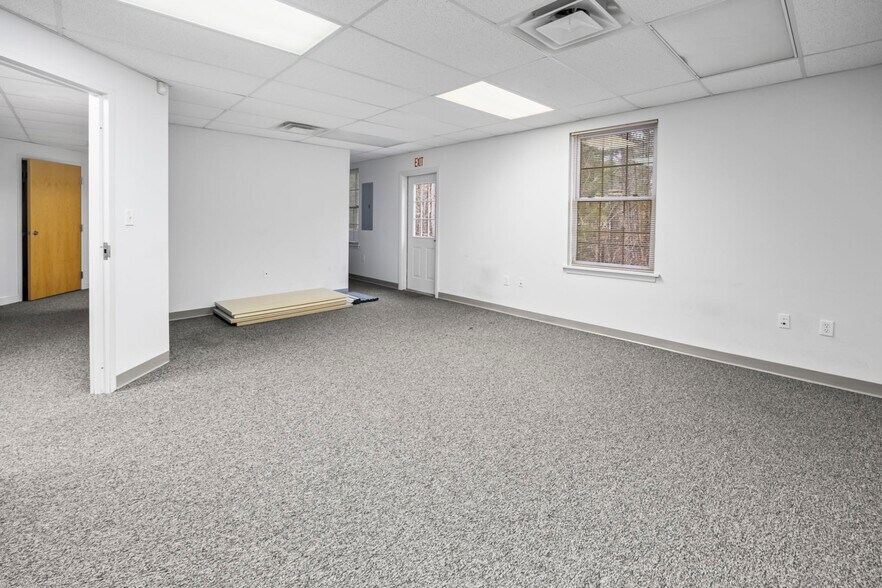 More Photos Of 314 Chris Gaupp Dr, Galloway Medical For Lease