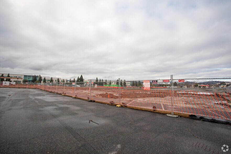 More Photos Of 1401 Broadway St, Redwood City Apartments For Lease