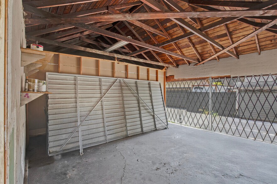 More Photos Of 1215 S Fairfax Ave, Los Angeles Apartments For Sale