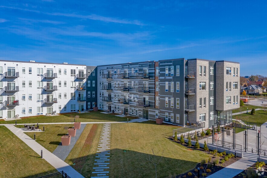 More Photos Of 1482 S 84th St, West Allis Apartments For Lease