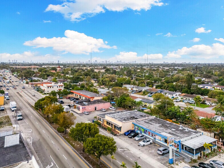 More Photos Of 6246-6252 Pembroke Rd, Miramar Storefront For Sale